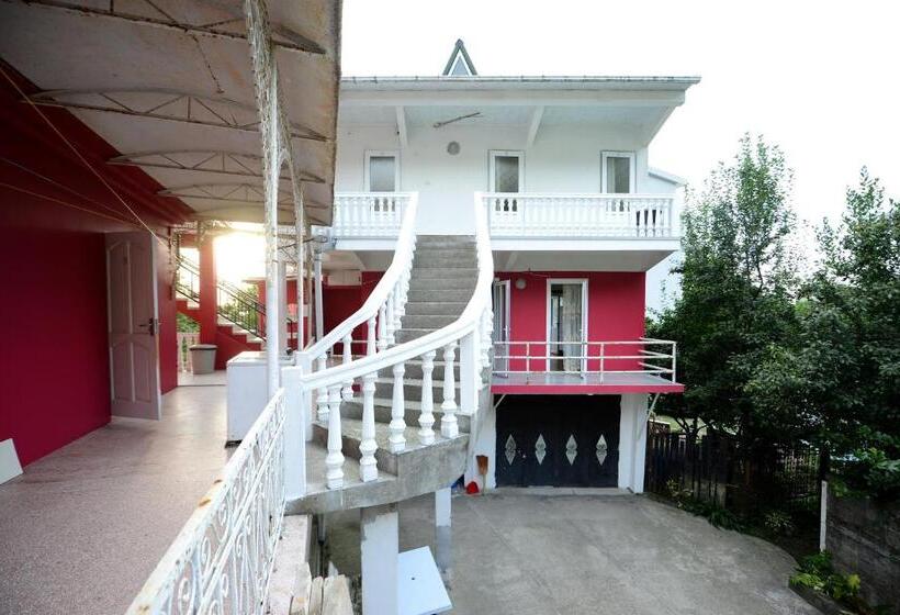 اتاق استاندارد سه نفره, Guest House Imeda