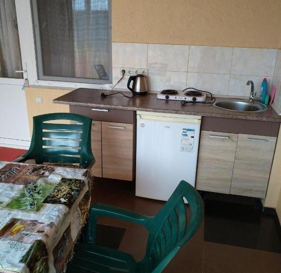 اتاق استاندارد چهار تخته, Guest House Santin