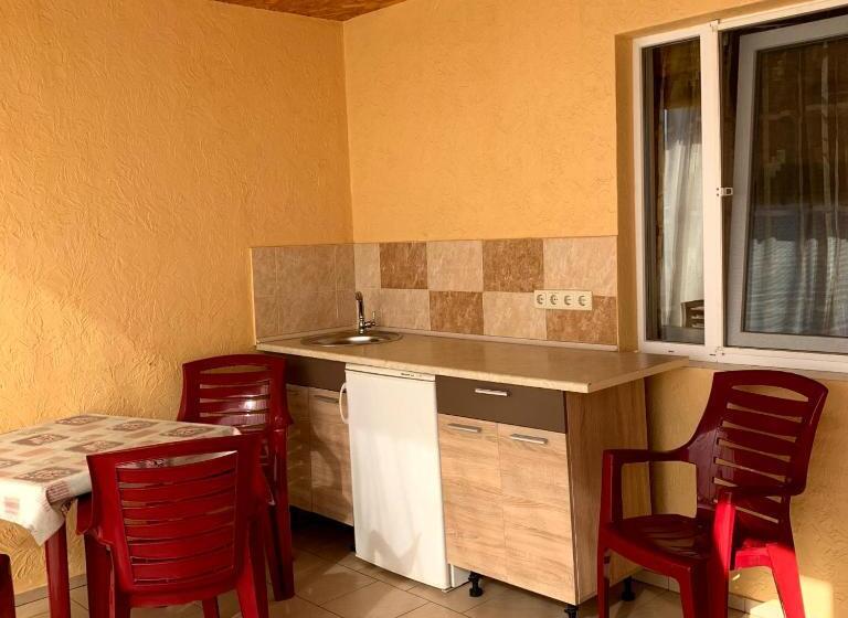 اتاق استاندارد چهار تخته با چشم‌انداز دریا, Guest House Santin