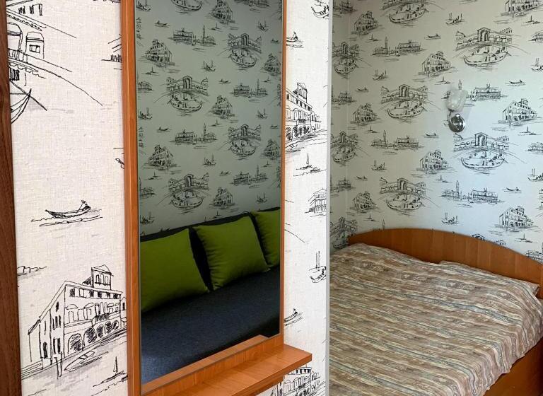 اتاق استاندارد چهار تخته با چشم‌انداز دریا, Guest House Santin