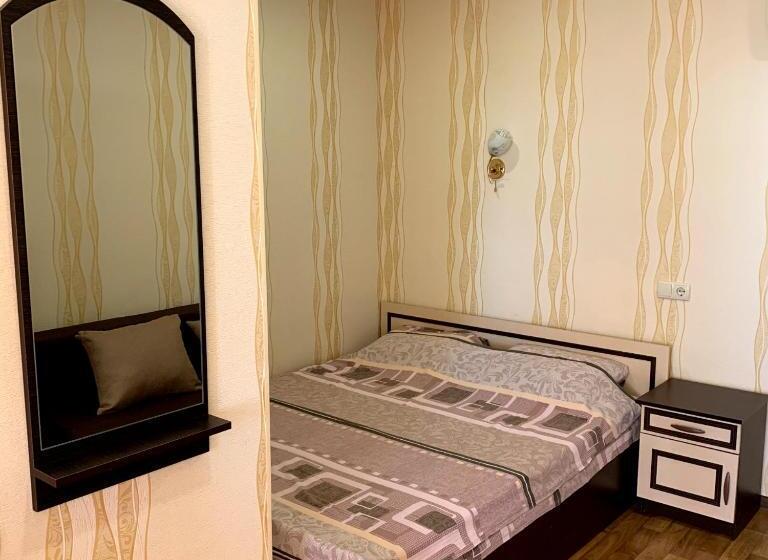 اتاق استاندارد چهار تخته با چشم‌انداز دریا, Guest House Santin