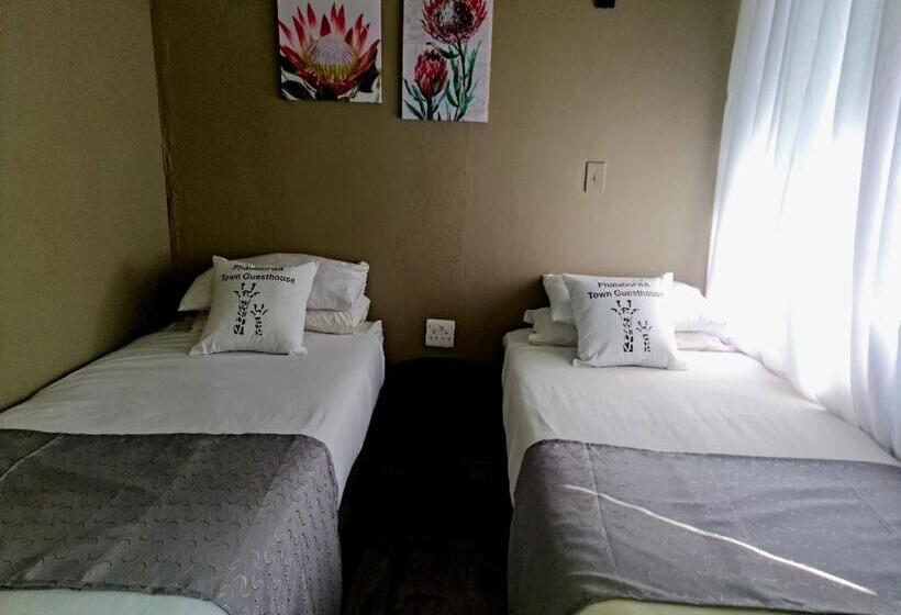 اتاق خانوادگی, Overnight Stop Before Kruger National Park