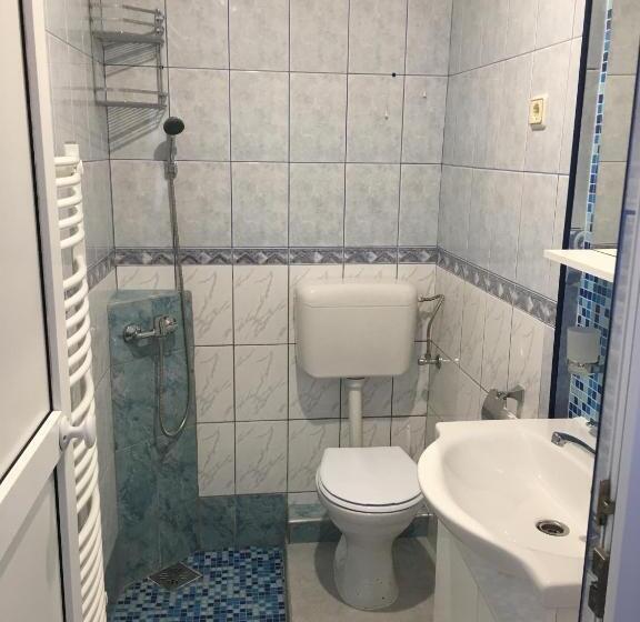 اتاق لوکس, Szekeres Vendégház