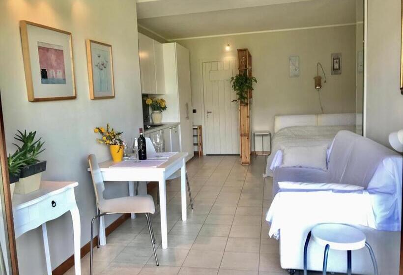 Standard studio with lake view, Bedandbreakfastlagodicomo