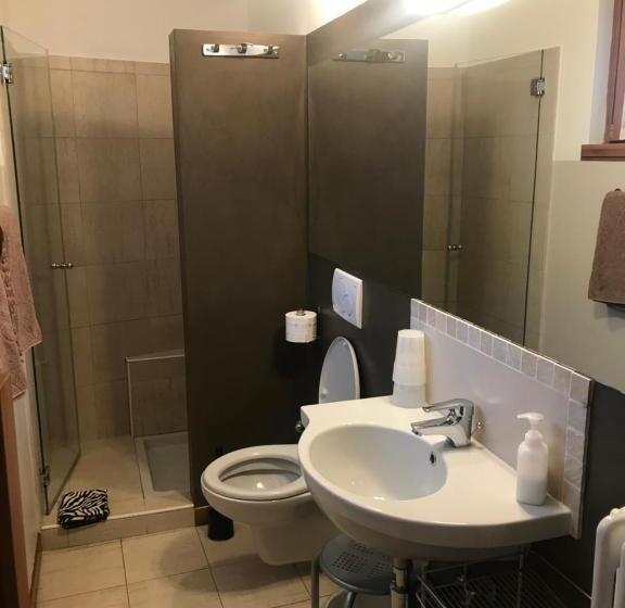 اتاق استاندارد با چشم‌انداز دریاچه, Bedandbreakfastlagodicomo