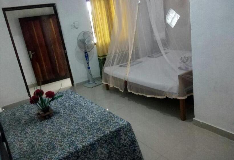 اتاق استاندارد با چشم‌انداز باغ, Hansa Villa