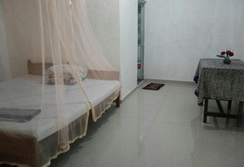 اتاق استاندارد با چشم‌انداز باغ, Hansa Villa