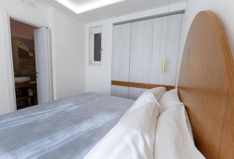 اتاق استاندارد با بالکن و چشم‌انداز دریا, Maggiano Boutique