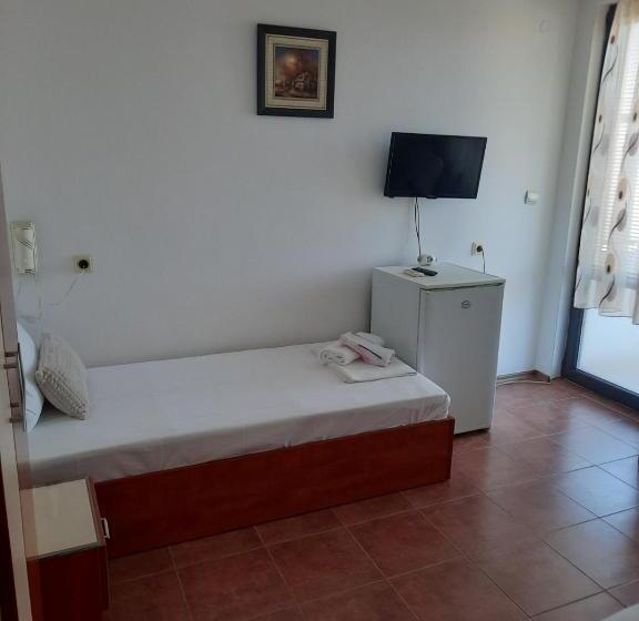 آپارتمان 1 خوابه با تراس, Guest House Rositsa