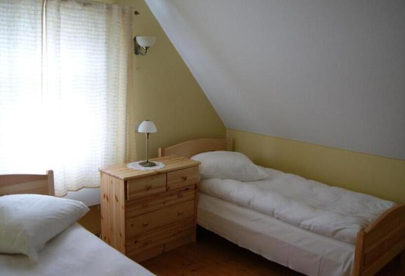 اتاق استاندارد چهار تخته, Stay At Lithuanian Folk Museum