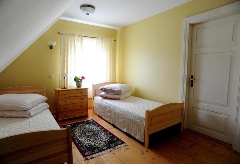 اتاق استاندارد چهار تخته, Stay At Lithuanian Folk Museum