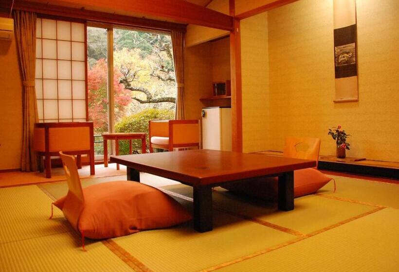 اتاق استاندارد چهار تخته, Sakaya Ryokan Yoshina Onsen