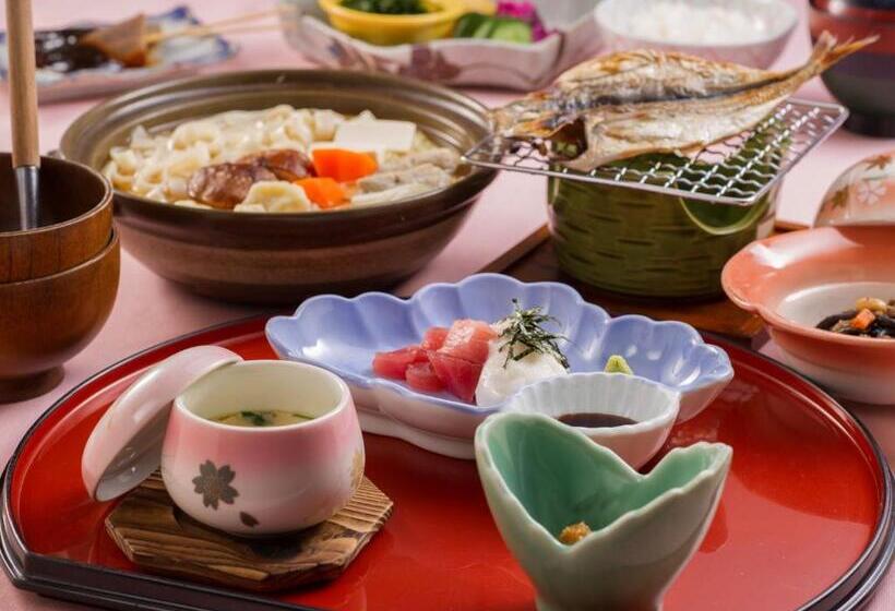 اتاق استاندارد چهارنفره با چشم‌انداز باغ, Sakaya Ryokan Yoshina Onsen