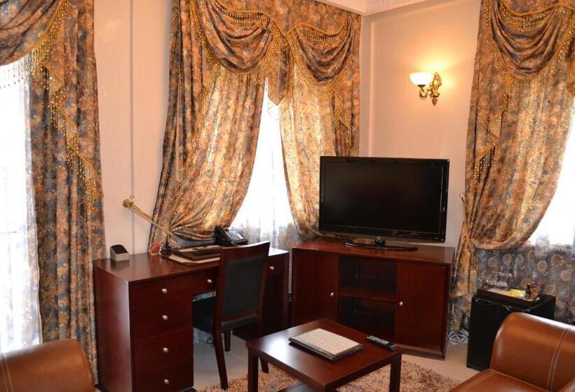 سوییت جونیور لوکس, Africa