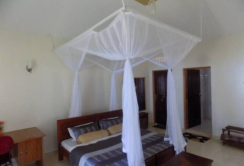 اتاق لوکس, Mirembe Resort Beach