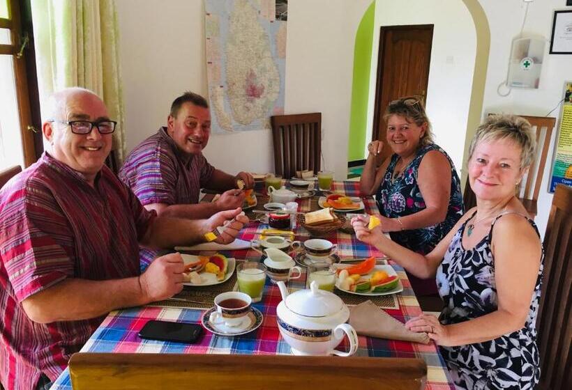 اتاق لوکس خانوادگی, Bee Nest Bed & Breakfast