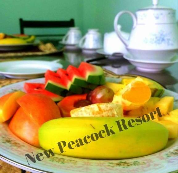 اتاق لوکس, New Peacock Resort