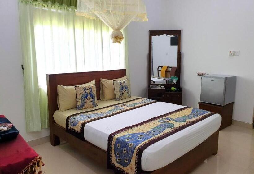 اتاق لوکس, New Peacock Resort