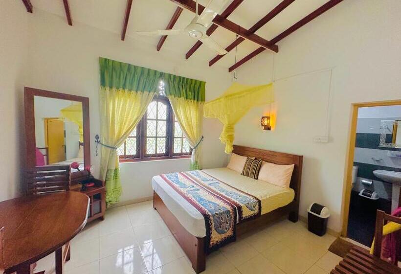 اتاق اکونومی, New Peacock Resort