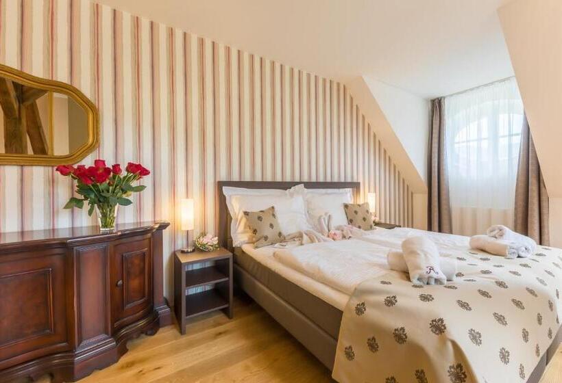 سوییت با چشم‌انداز کوه, Wellness & Spa Hotel Villa Regenhart