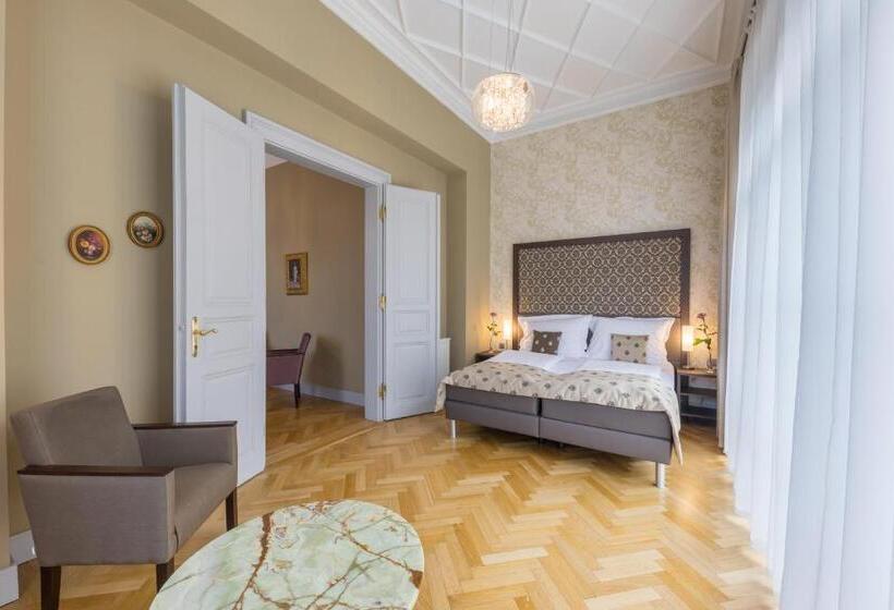 سوییت لوکس, Wellness & Spa Hotel Villa Regenhart