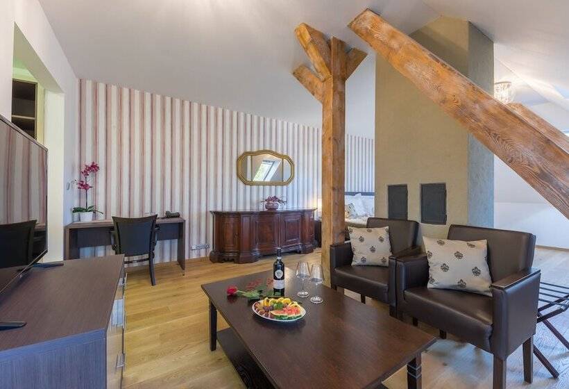 سوییت با چشم‌انداز کوه, Wellness & Spa Hotel Villa Regenhart