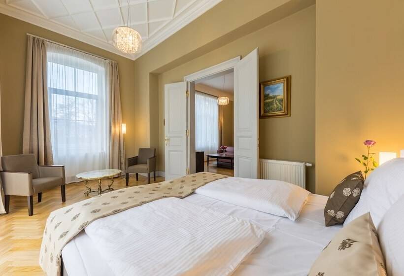 سوییت لوکس, Wellness & Spa Hotel Villa Regenhart
