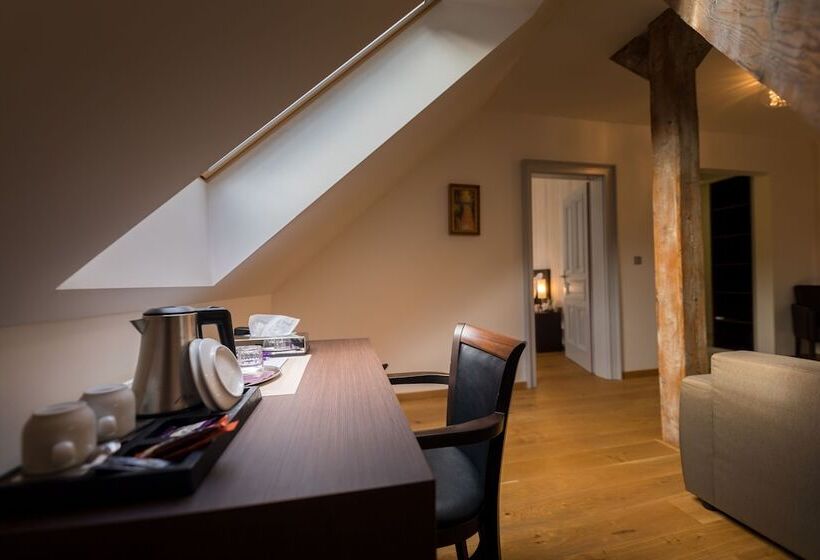 سوییت لوکس, Wellness & Spa Hotel Villa Regenhart