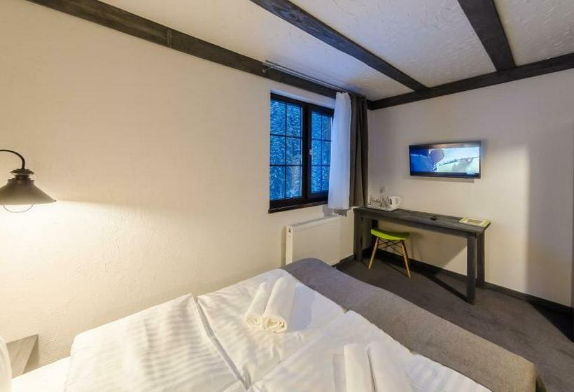 اتاق استاندارد با چشم‌انداز, Chalet Crepdechine