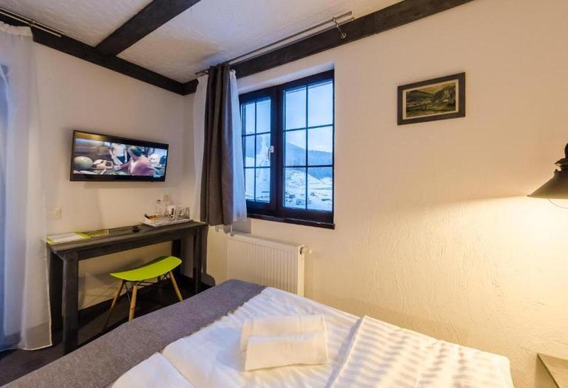 اتاق استاندارد با بالکن, Chalet Crepdechine