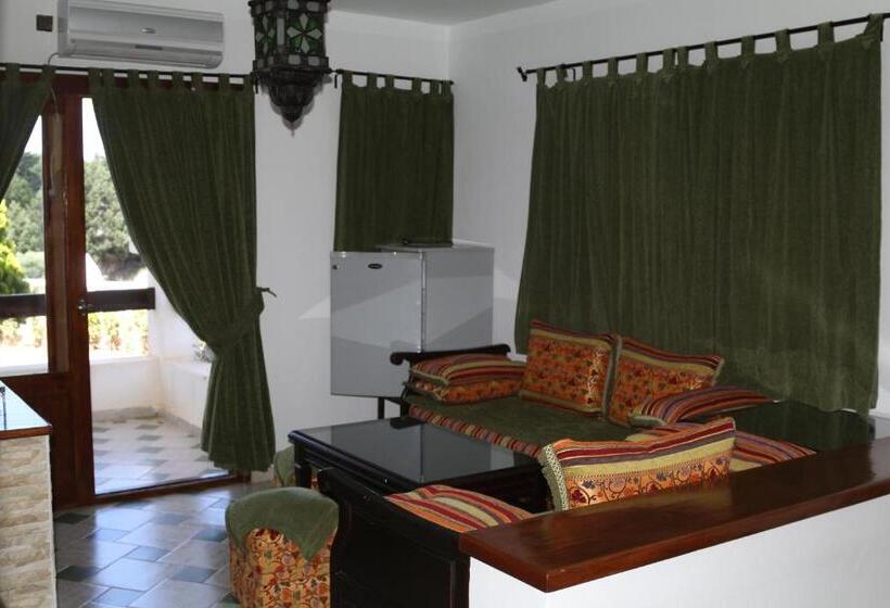 سوییت خانوادگی, Hôtel Mandy