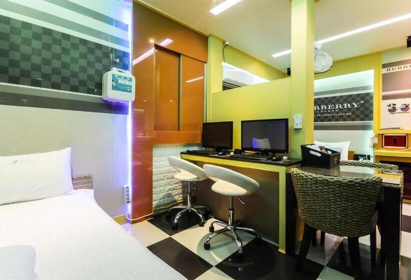 اتاق استاندارد, Jinju Gng Motel