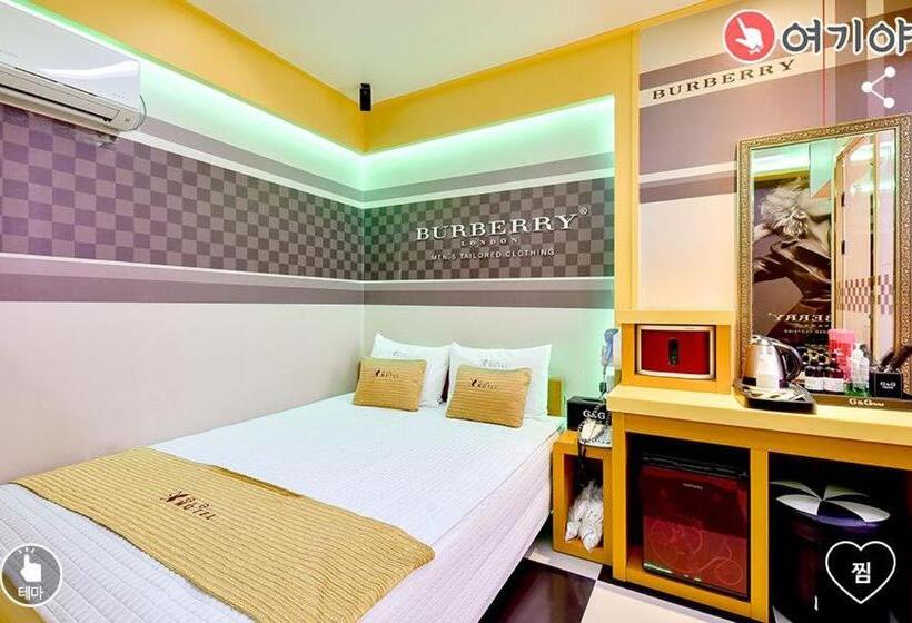 اتاق استاندارد با وان آب گرم, Jinju Gng Motel