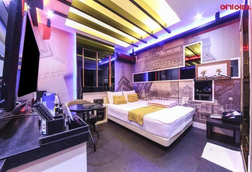 اتاق استاندارد با وان آب گرم, Jinju Gng Motel