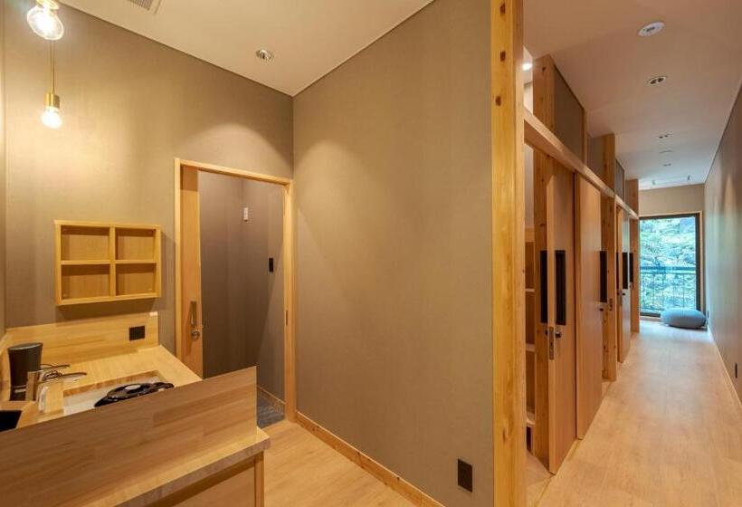 اتاق استاندارد چهار تخته, Hishino Onsen Tokiwakan