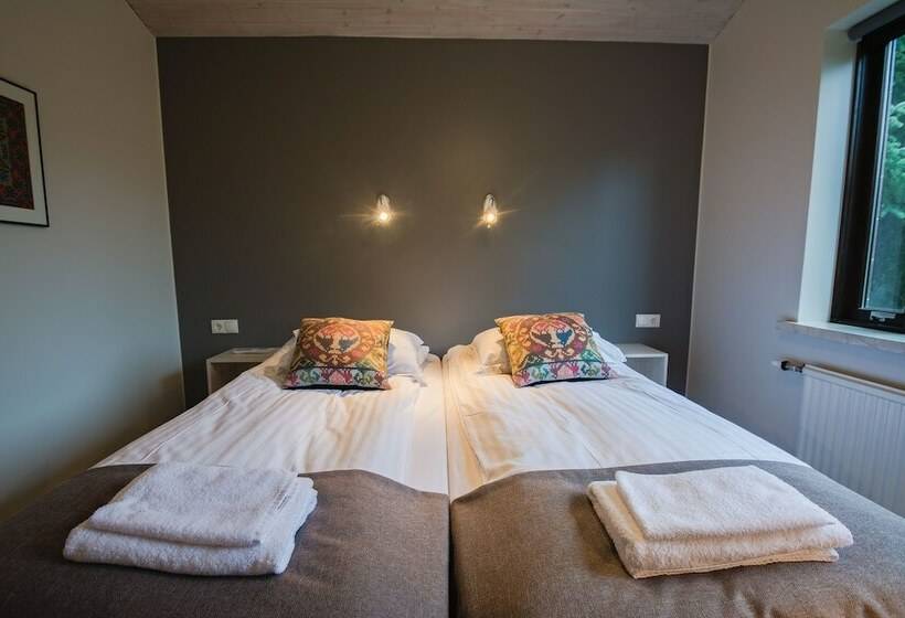 اتاق استاندارد با سرویس بهداشتی مشترک, Brekkugerdi Guesthouse