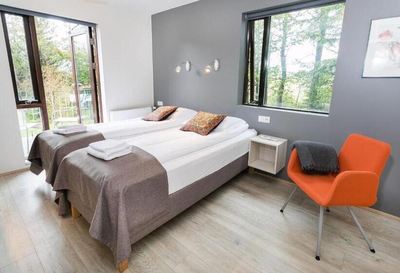 اتاق استاندارد با سرویس بهداشتی مشترک, Brekkugerdi Guesthouse