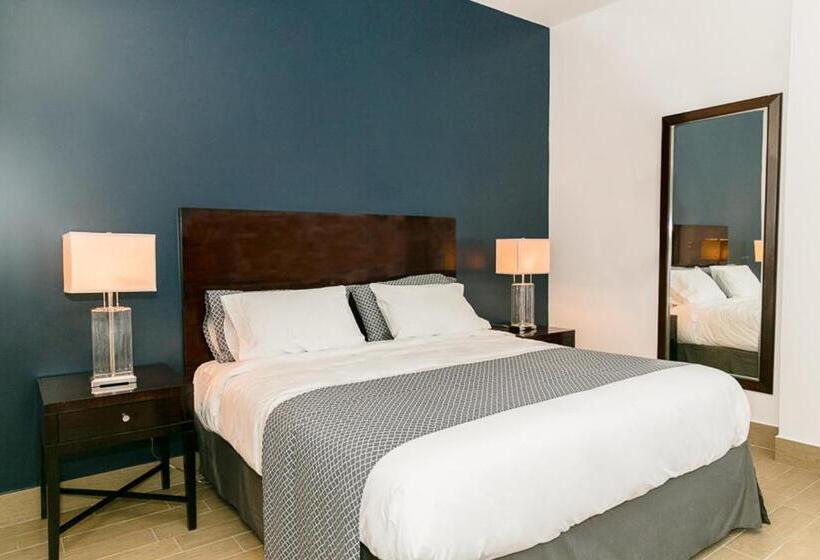 اتاق استاندارد با تخت بزرگ, Commodore Suites