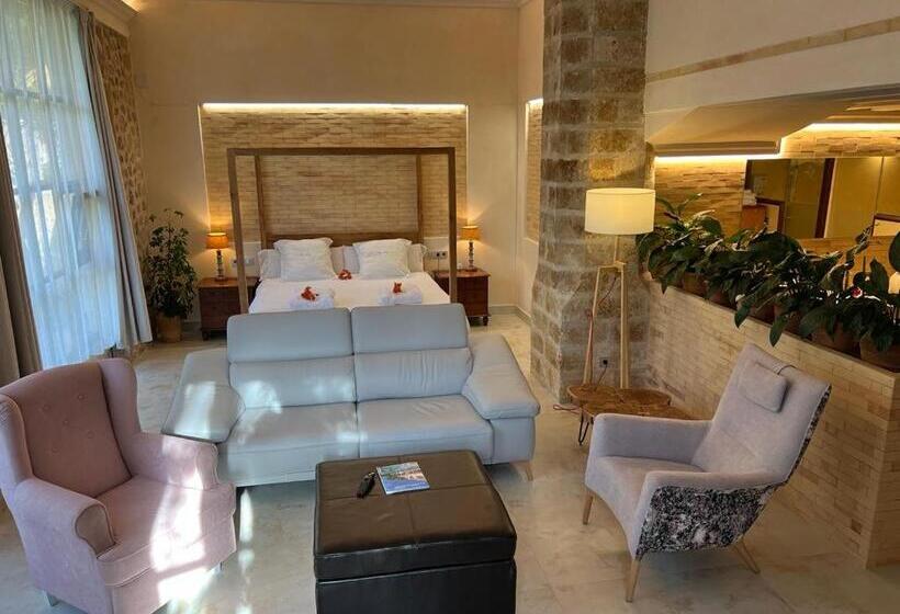 سوییت جونیور لوکس, Finca Ca N Ai  Adults Only