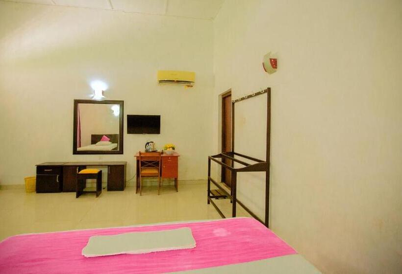 اتاق استاندارد سه نفره, Rest House Hambantota