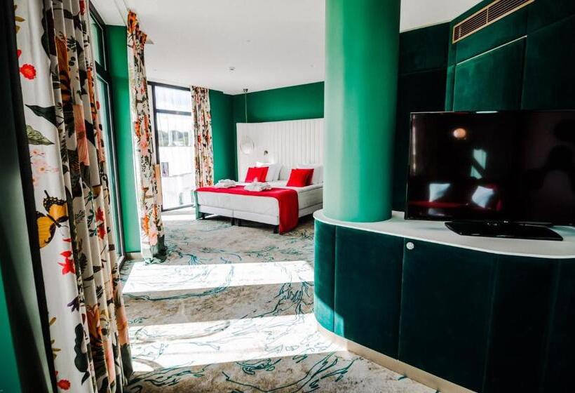 سوئیت با بالکن, Vytautas Mineral Spa