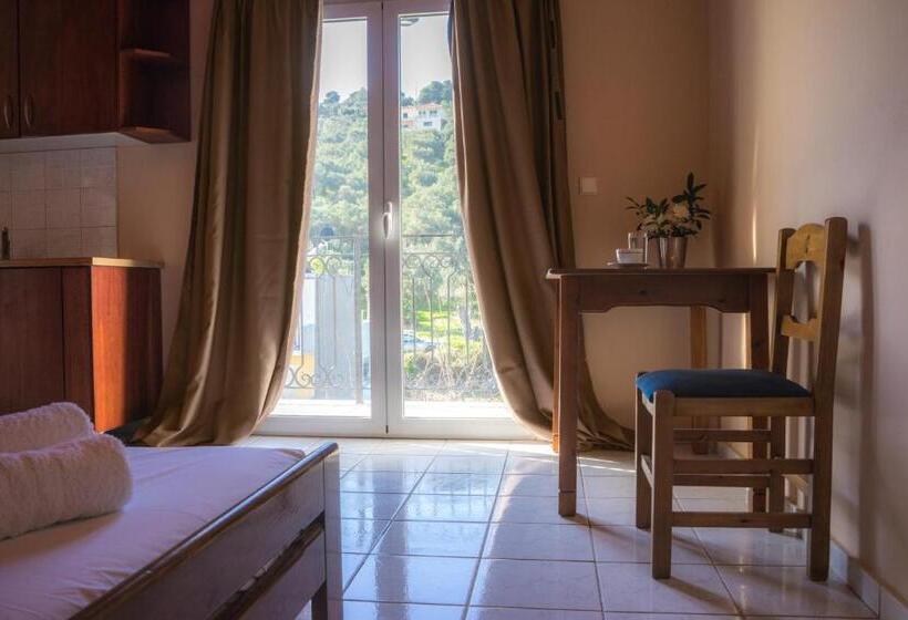 اتاق استاندارد چهار تخته, Act Art Skiathos