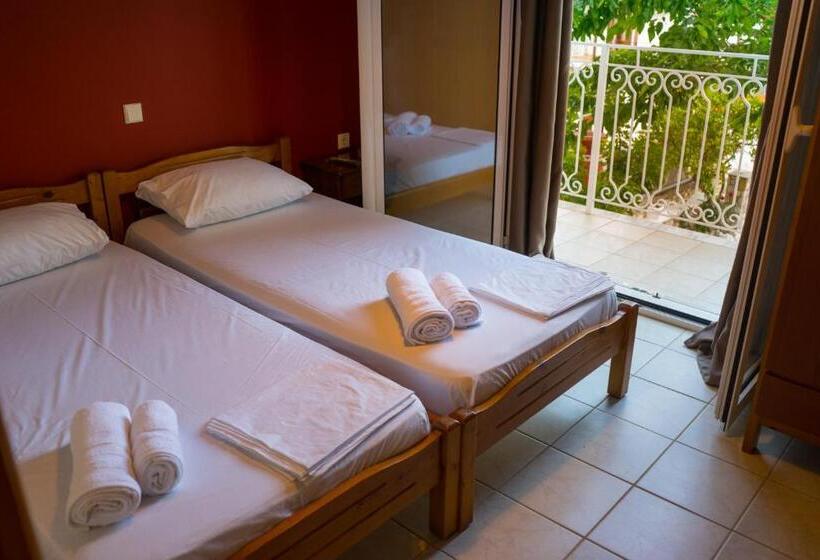 اتاق استاندارد چهار تخته, Act Art Skiathos