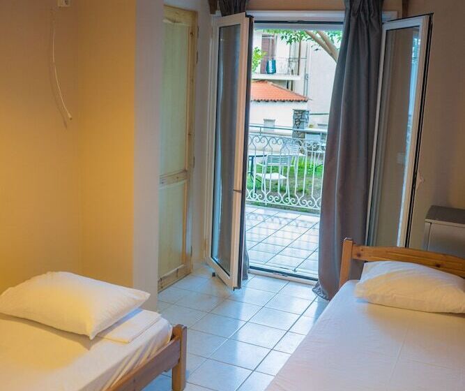 اتاق استاندارد چهار تخته, Act Art Skiathos