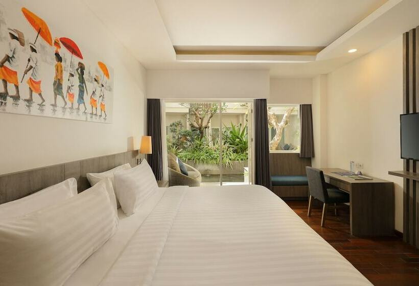 اتاق لوکس با چشم‌انداز دریاچه, Aston Canggu Beach Resort