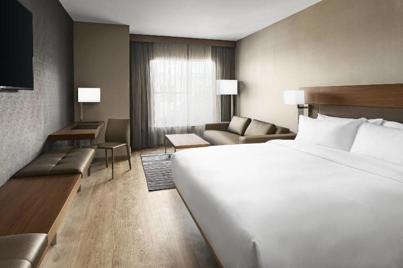 اتاق استاندارد با تخت بزرگ, Ac Hotel By Marriott Chapel Hill Downtown