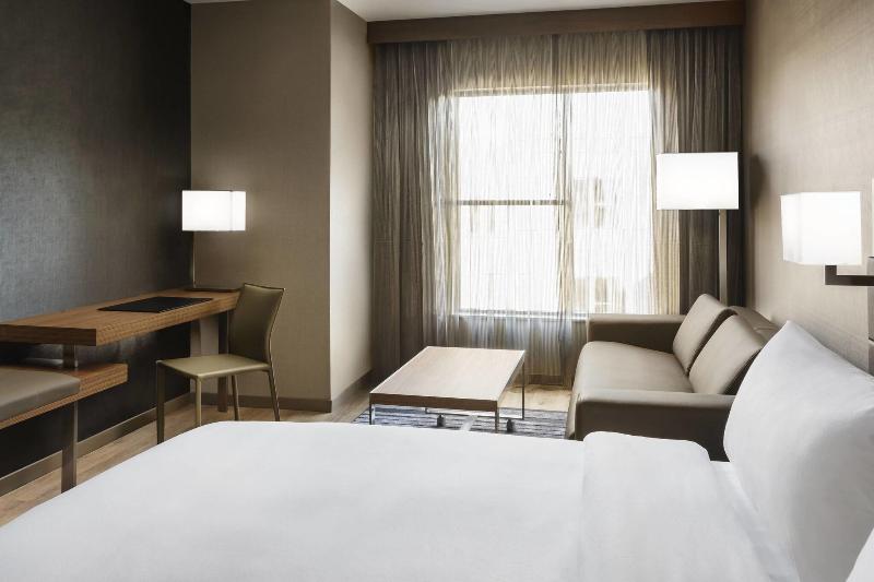 اتاق استاندارد با تخت بزرگ, Ac Hotel By Marriott Chapel Hill Downtown