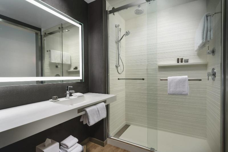 اتاق استاندارد با تخت بزرگ, Ac Hotel By Marriott Chapel Hill Downtown