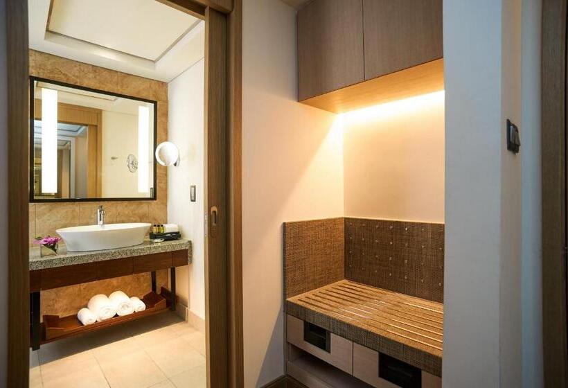 带大床的豪华间, Amari Johor Bahru