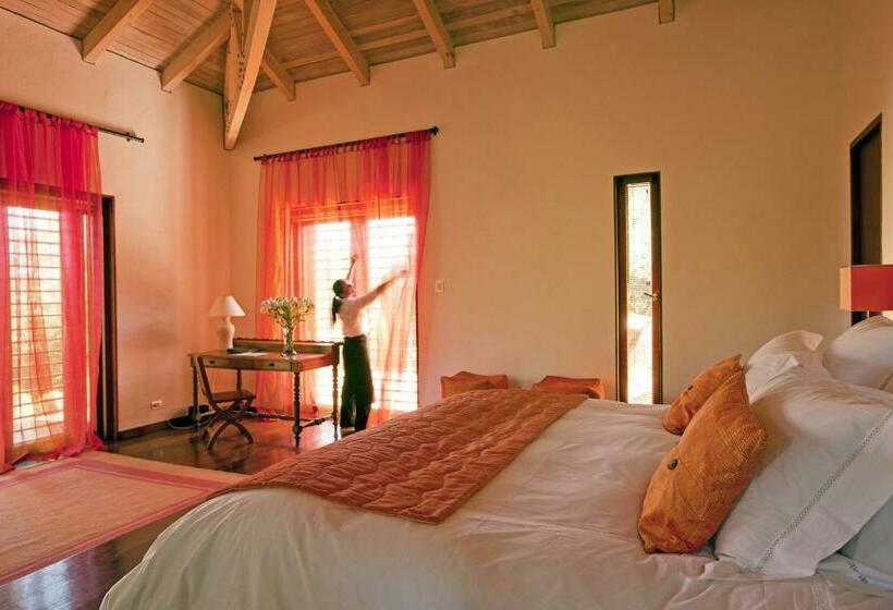 اتاق لوکس با بالکن, Clos Apalta Residence Relais & Chateaux